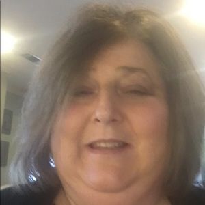 Meet your Posher, Valerie